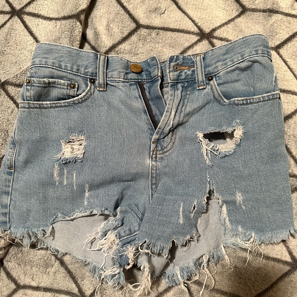 Blue jean shorts. - Picture 4 of 5